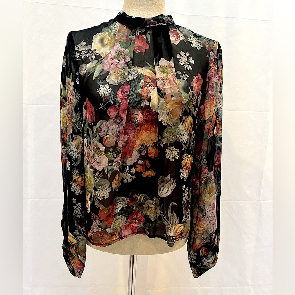 Topshop floral semi-sheer blouse, looks like Dolce! Size 6
